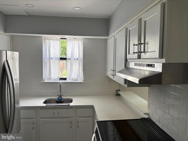 Foto del edificio - 12 Heatherwood Dr
