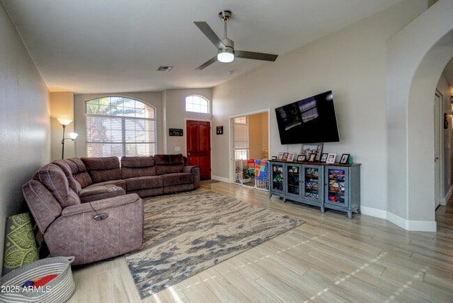 Foto del edificio - 1560 W Winchester Way