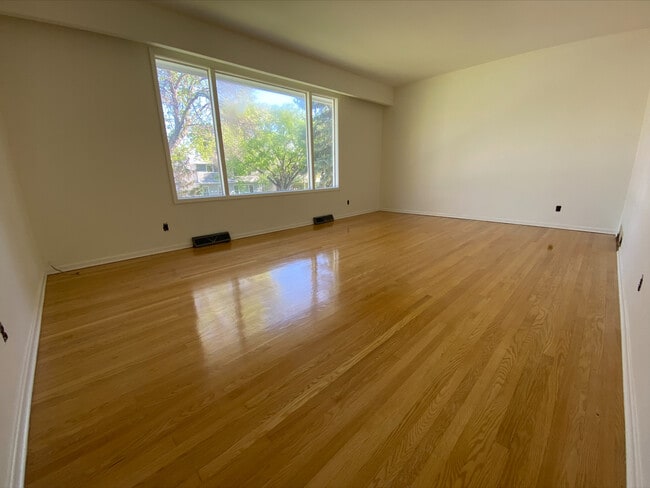 Building Photo - 467 Arnold Av