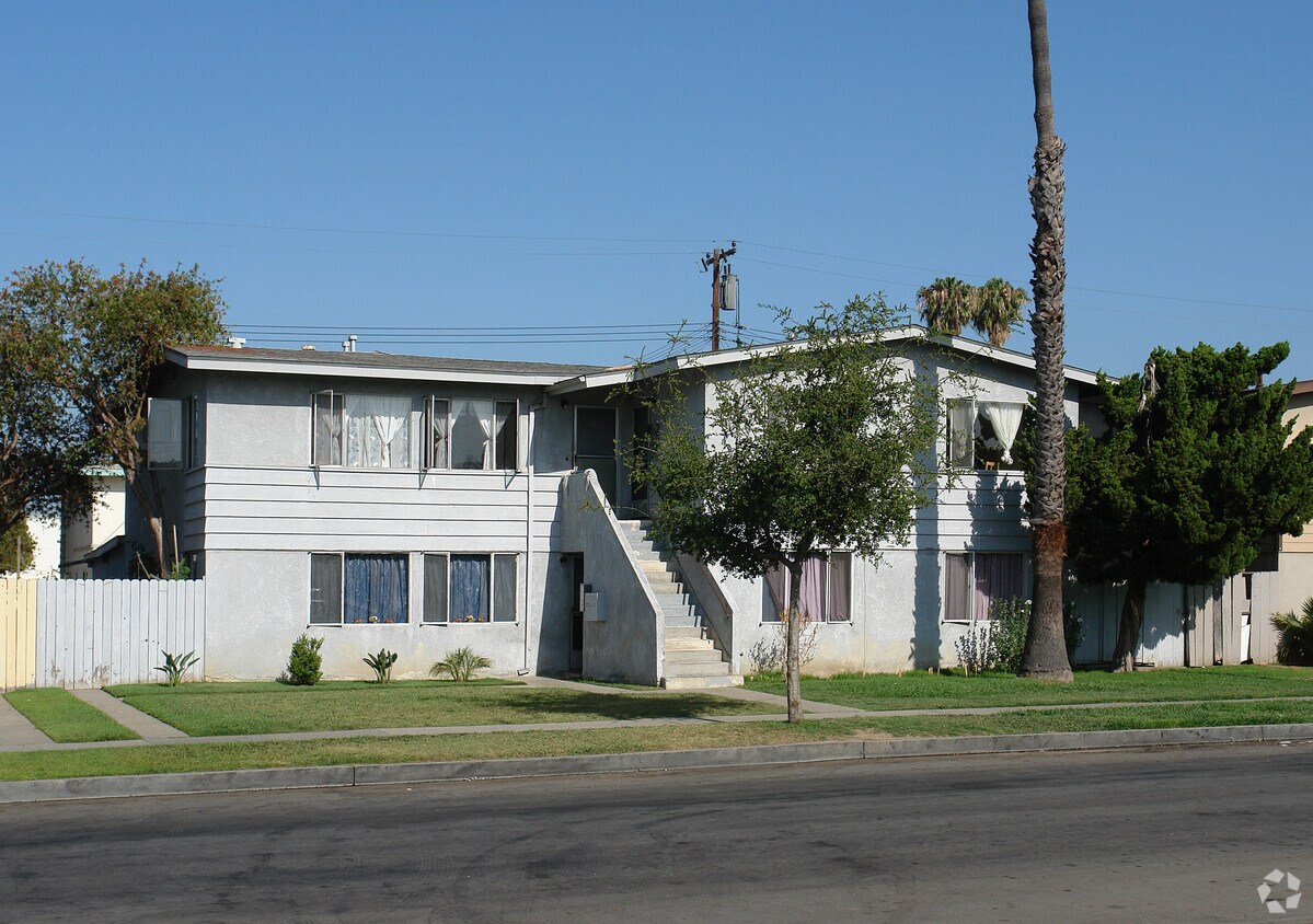 Foto principal - 2526 S Rosewood Ave