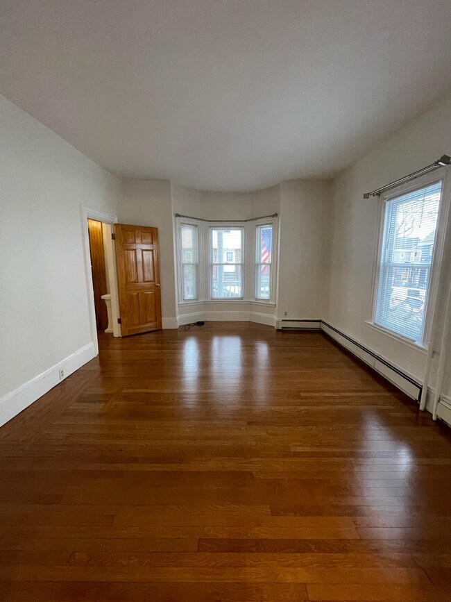 Building Photo - 51 Newbury St