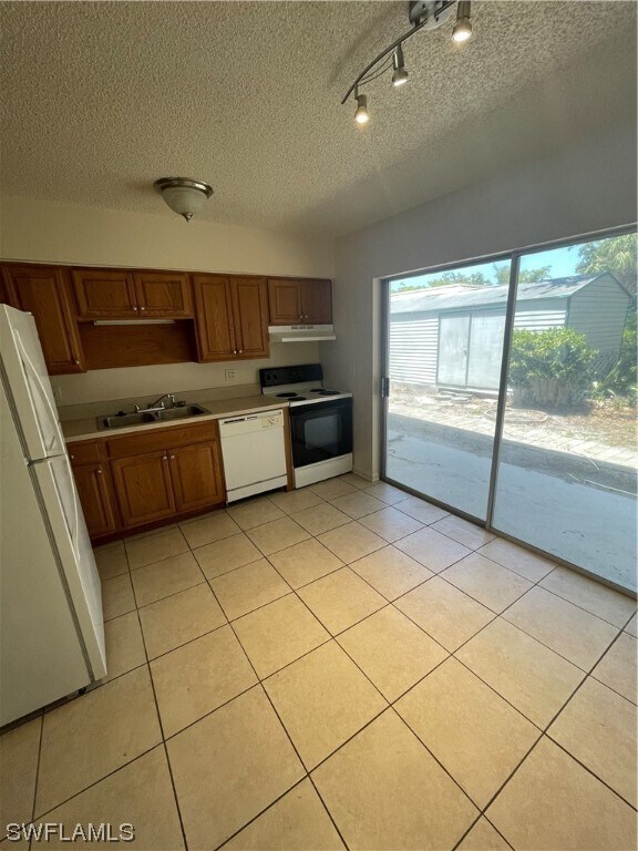 Building Photo - 1560 Colonial Blvd
