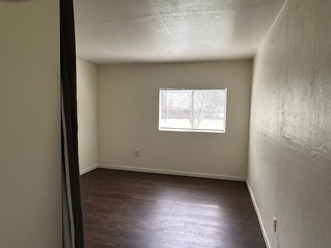 Foto del edificio - 4290 Lake Shore Dr