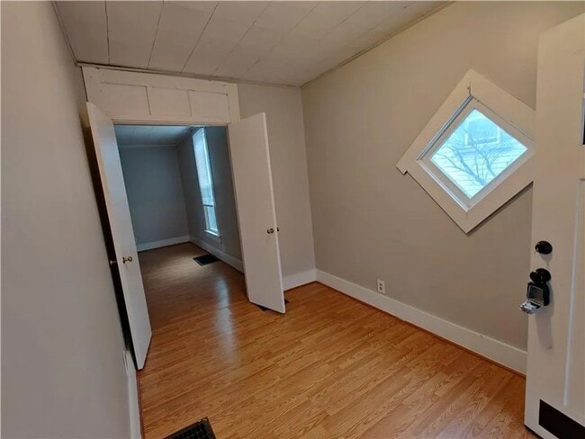 Building Photo - 406 W Franklin St