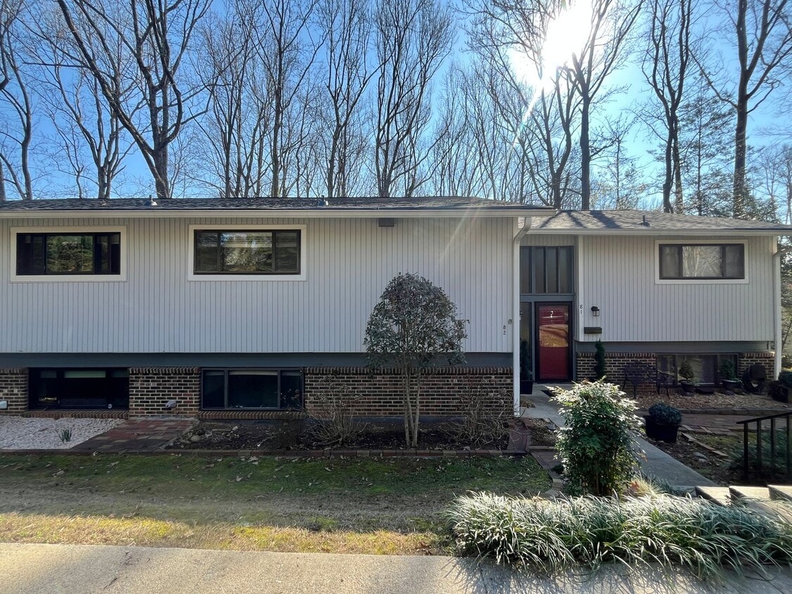 Newly listed! - Newly listed!