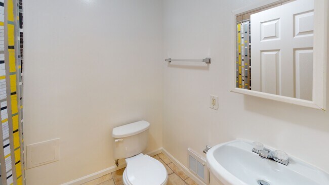 Foto del edificio - 608 3rd St NE