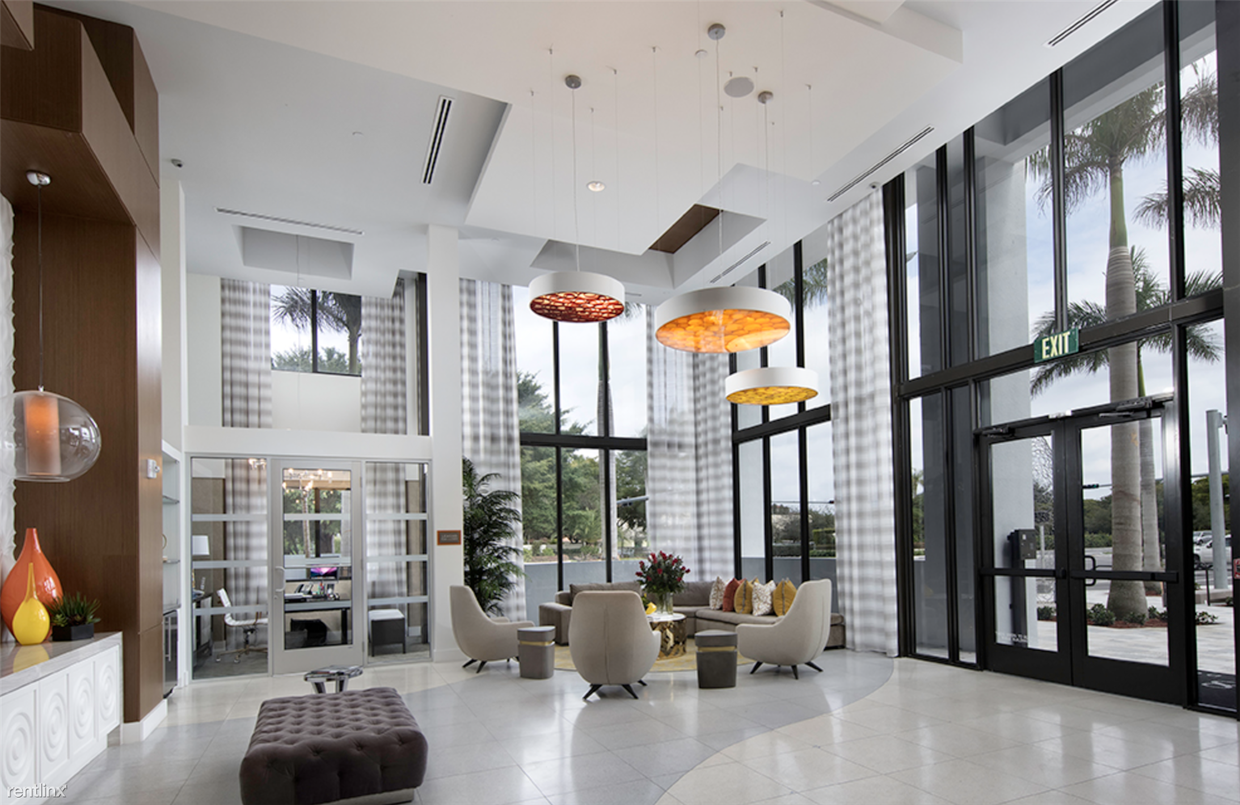 Foto principal - 8830 NW 36th St