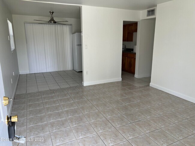 Foto del edificio - 2174 Shelby Dr