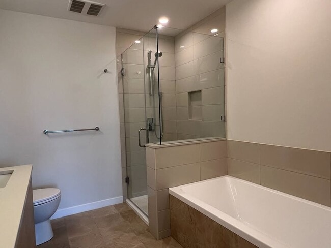 Building Photo - 2186 Gilmore Ave