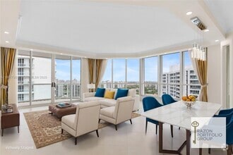 Building Photo - 21150 Point Pl
