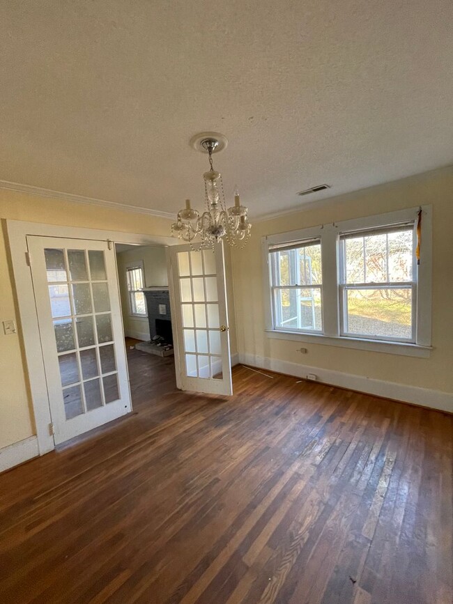 Building Photo - Adorable Orangeburg Ranch
