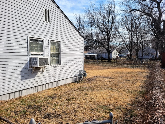 Building Photo - 4041 E Whitney Ln