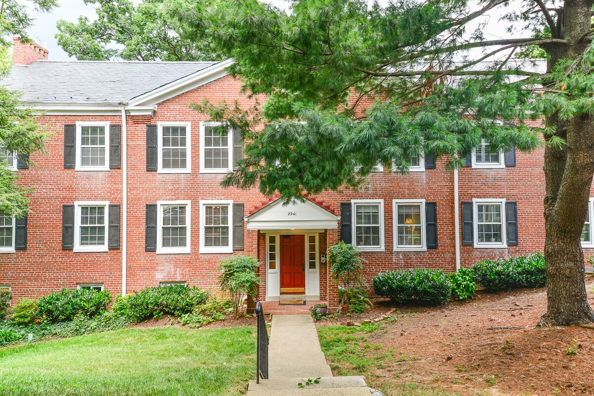 2941 S Columbus St, Arlington, VA 22206 Townhome Rentals in Arlington
