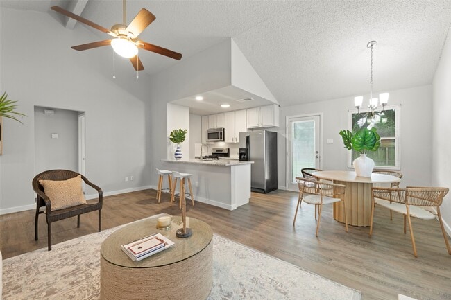 Building Photo - 1123 Rock Canyon Dr