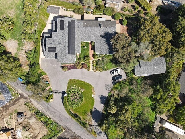 Foto del edificio - 60 Crestview Ln