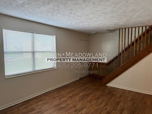 Foto del edificio - 1928 Meadowland Ln