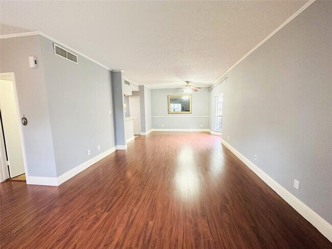 Building Photo - 7350 Kirby Dr