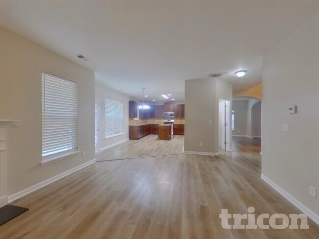 Foto del edificio - 4270 Sir Dixon Dr