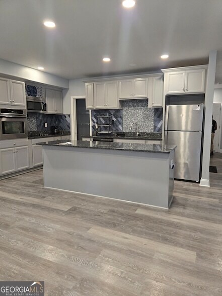 Building Photo - 30 Grassy Springs Ct