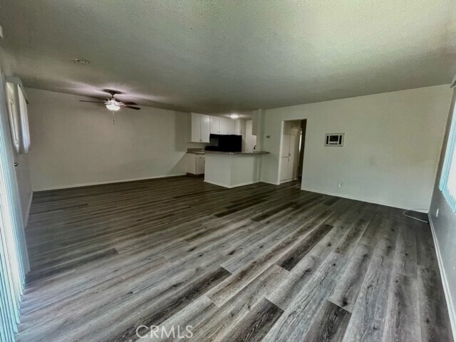 Building Photo - 685 E Vista Chino