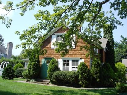 Building Photo - 546 Main St