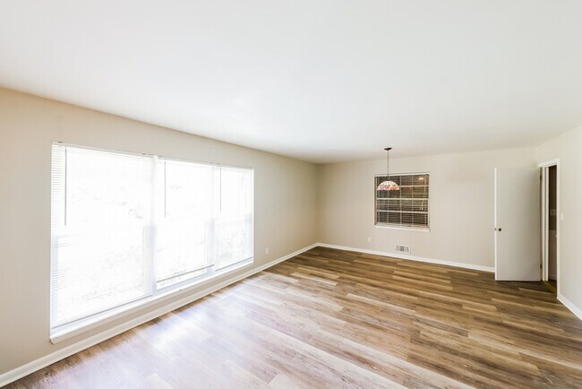 Building Photo - Nice Ranch Style Home