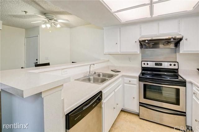 Primary Photo - 2 br, 2 bath Condo - 64 N Mar Vista Ave