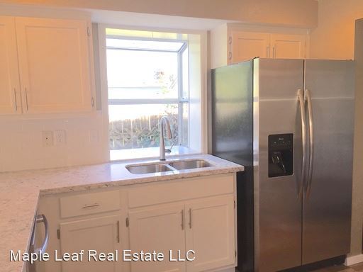 Building Photo - 4 br, 2.5 bath House - 11529 12th Ave NE #C