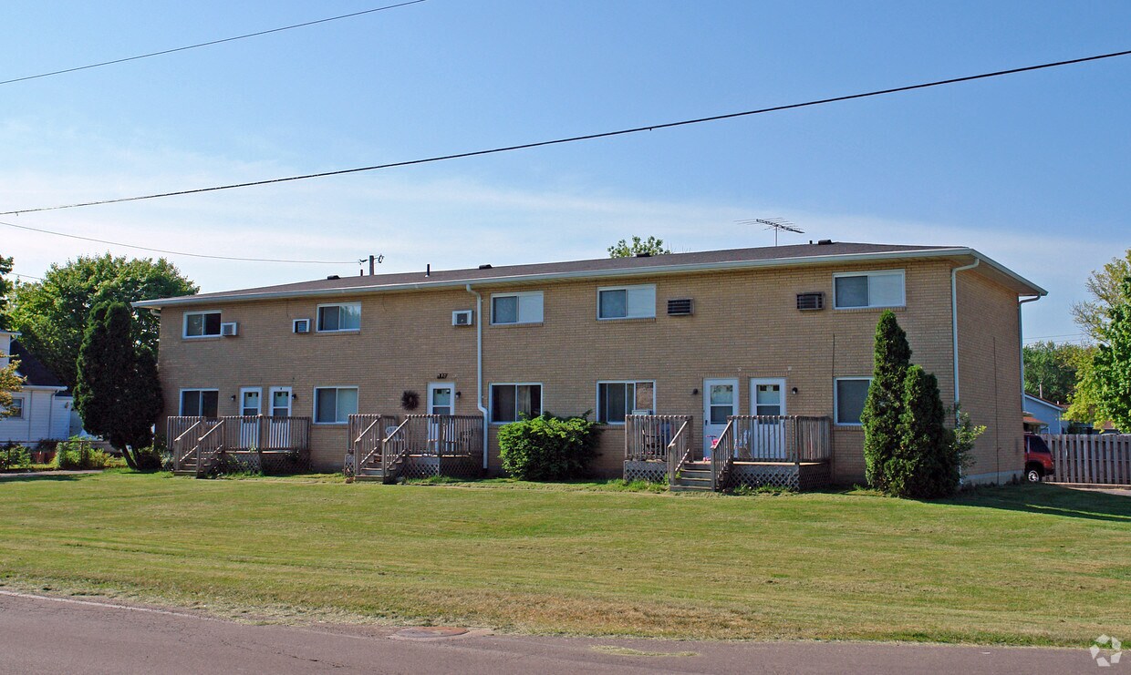 Primary Photo - 190 W Funderburg Rd