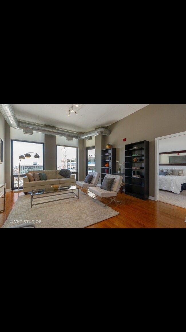 Foto del edificio - 740 W Fulton St