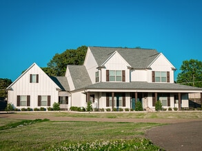 Building Photo - 918 Woodford Cv E