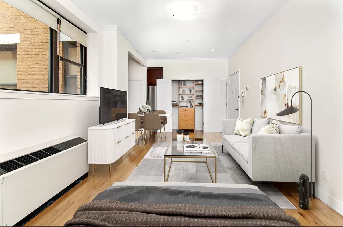 Primary Photo - 7 AVENUE