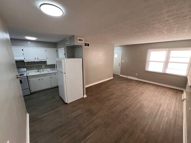 Sala de estar - Cypress West Fairlawn Apartments