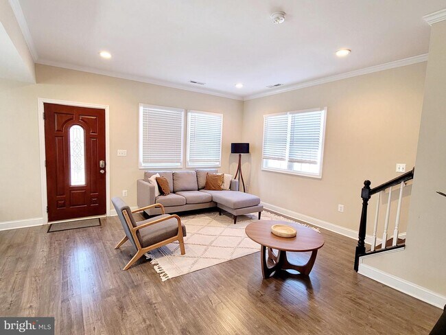 Foto del edificio - 7122 Oak Ridge Rd