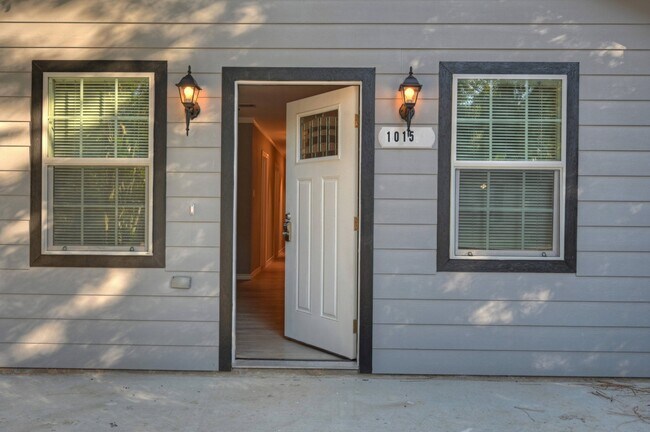 Foto del edificio - 10157 Barberry St