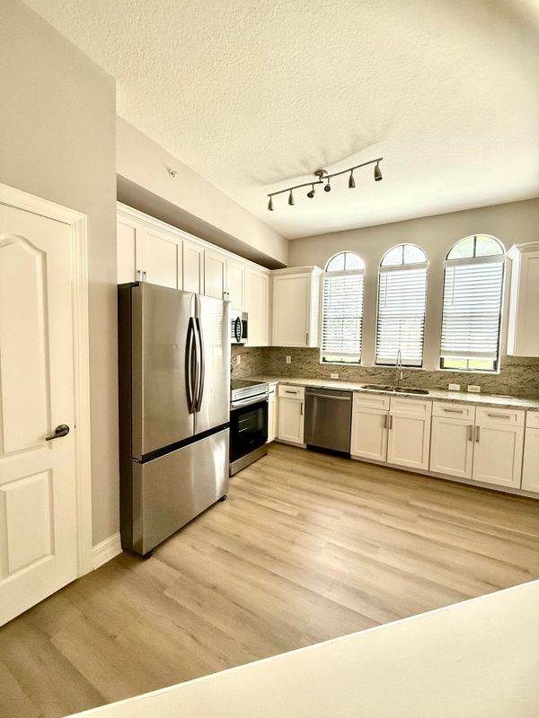 Foto del edificio - 509 Mirasol Cir