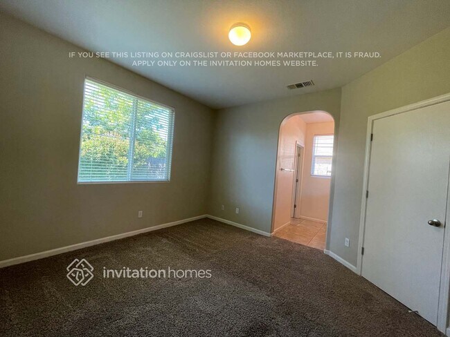 Foto del edificio - 4232 Crumley Way