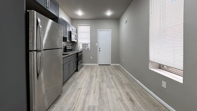 Building Photo - Modern 3-Bedroom Rental with Stainless Steel Appliances,