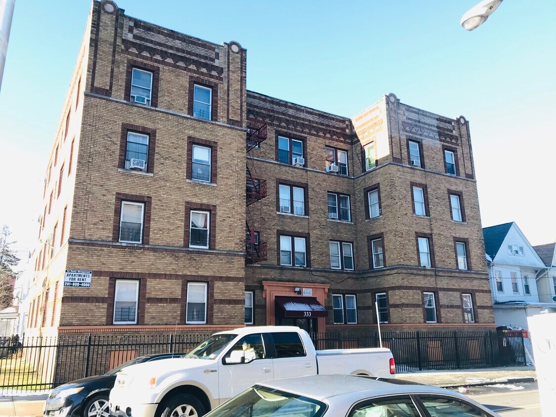333 Park Ave, Newark, NJ 07107 Apartments in Newark, NJ