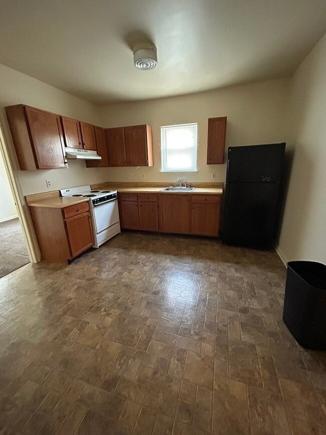 Kitchen - 25 Hall St