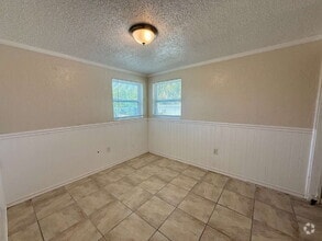 Building Photo - 4830 Treasure Dr