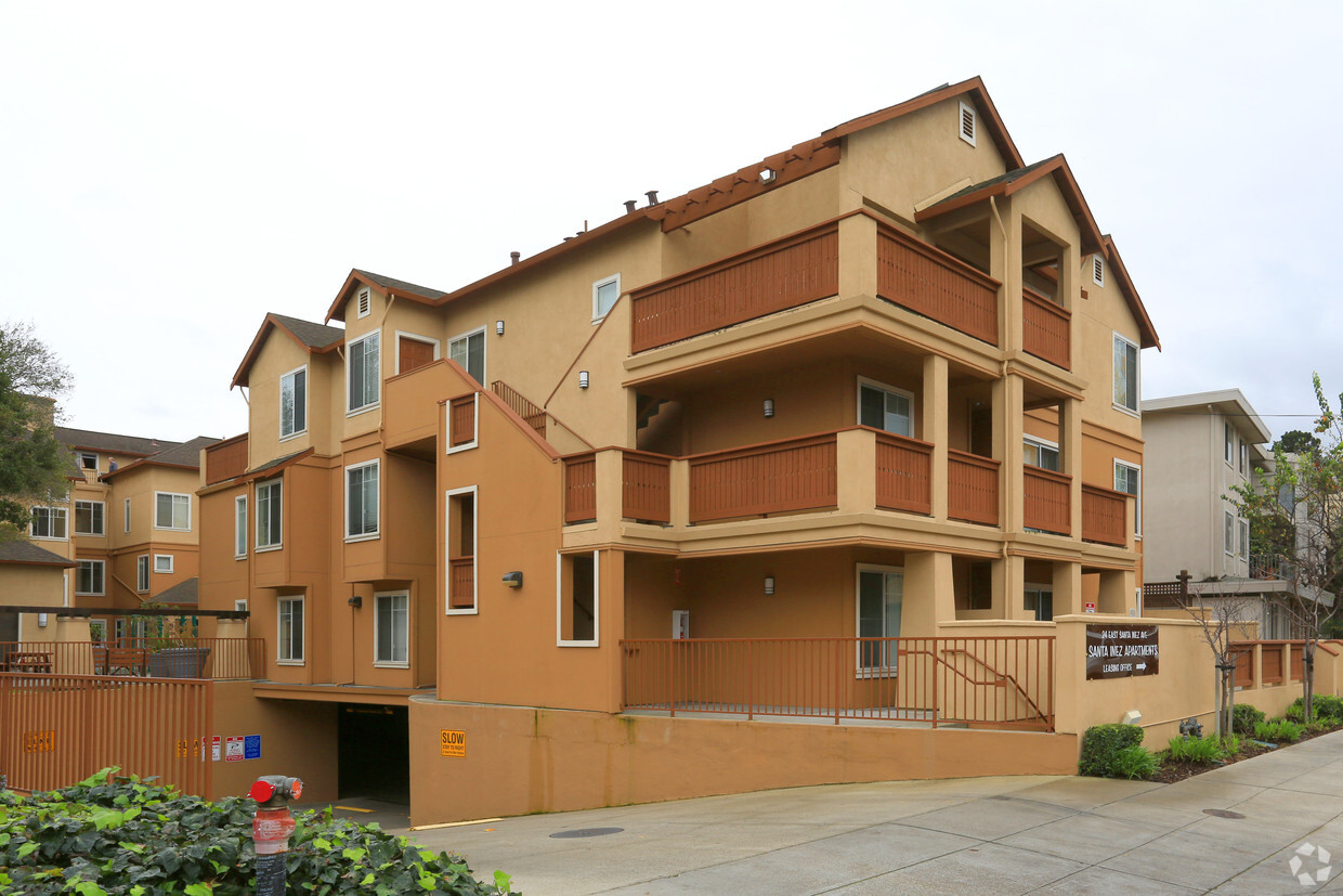 Foto del edificio - Santa Inez Apartments