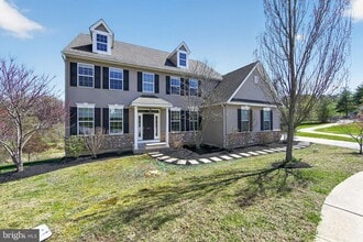 Building Photo - 208 Liberty Cir