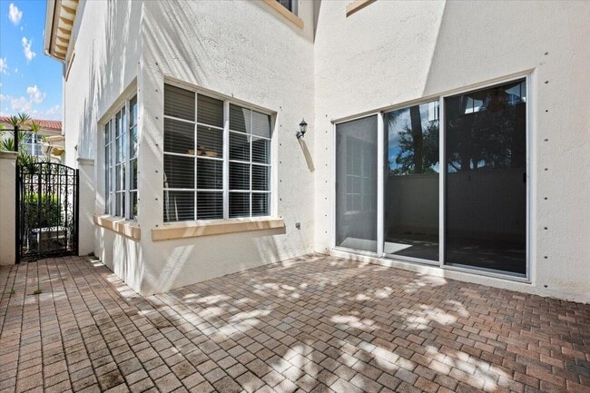 Building Photo - 35 Stoney Dr