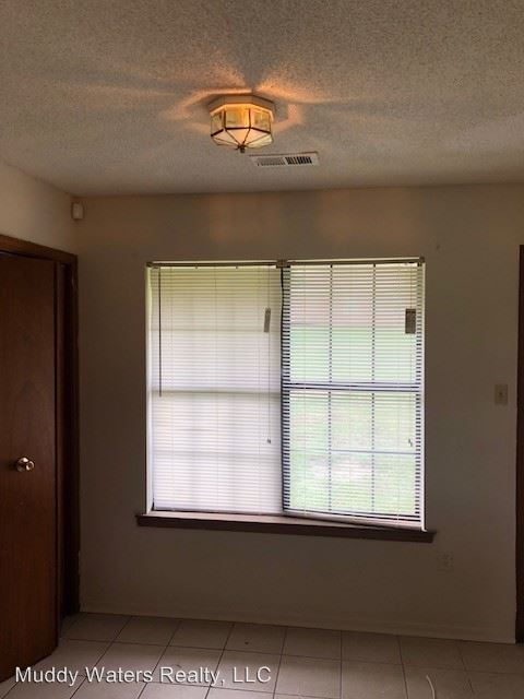 Foto del edificio - 3 br, 1.5 bath House - 4631 Tacoma Place