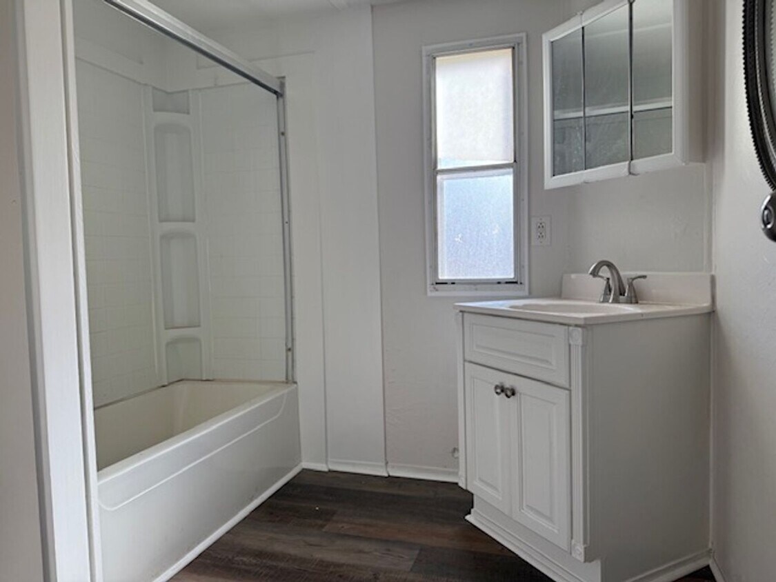 Foto del edificio - 124 Dakota Dr