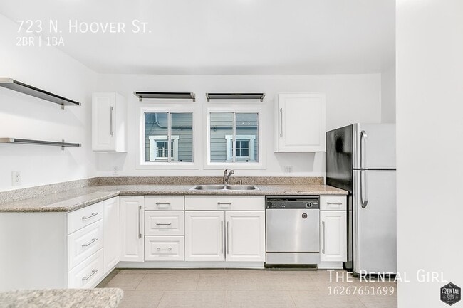 Building Photo - Charming 1920's Duplex | Updated Interior ...