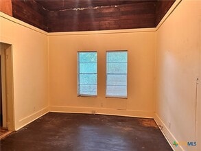 Building Photo - 244 W Sessom Dr