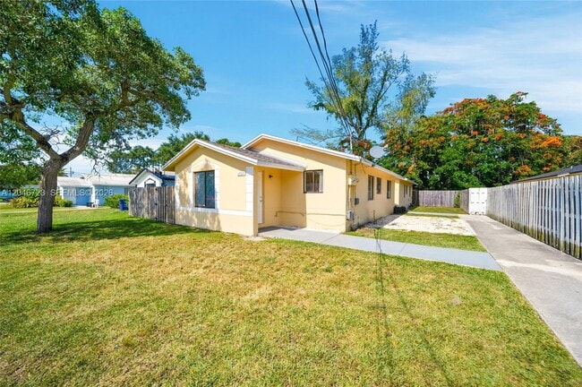 Building Photo - 20117 SW 88th Ct