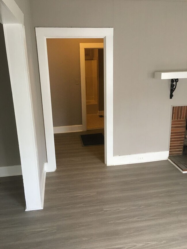 Foto del edificio - 2/1 House in Celanese $1095